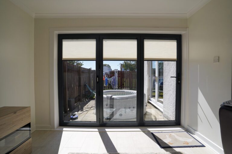 100-DSC05265-768x512